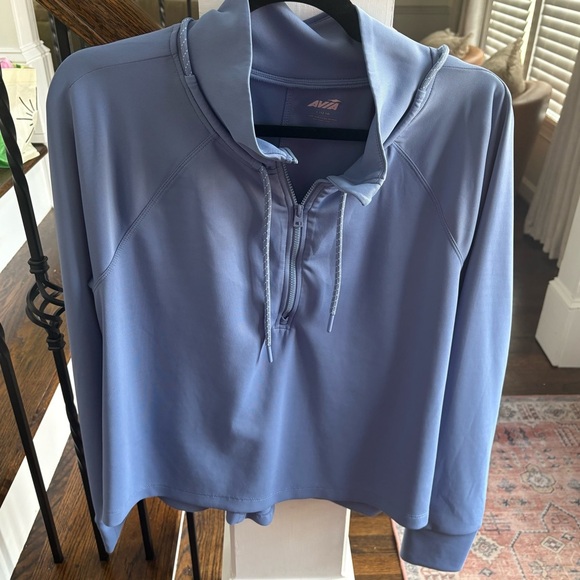 Avia Tops - Avia light blue athletic pull over long sleeve top large